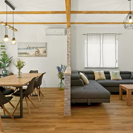 Morgan By Rent Istria * 乌马格